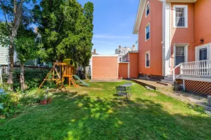 33 Middle St, Gloucester, MA 01930 - Photo 3