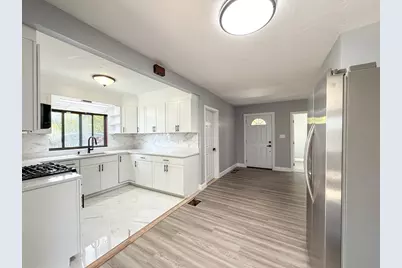 82 Holden St, Worcester, MA 01605 - Photo 9