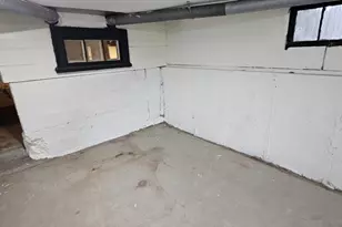 82 Holden St, Worcester, MA 01605 - Photo 33