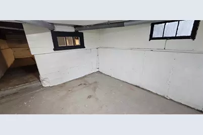 82 Holden St, Worcester, MA 01605 - Photo 35