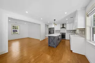 15 Lakeside Dr, Shrewsbury, MA 01545 - Photo 9