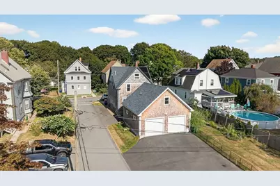 32 Green St, Fairhaven, MA 02719 - Photo 3