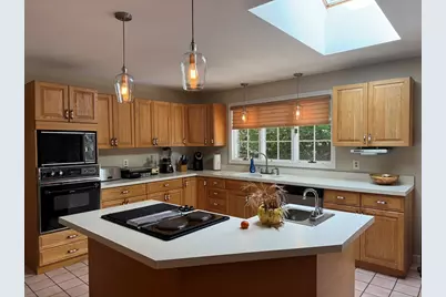 2 Slades Farm Ln, Dartmouth, MA 02748 - Photo 5