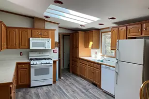 22 Medallion Rd, Holbrook, MA 02343 - Photo 5