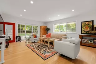 18 Chestnut Pl, Brookline, MA 02445 - Photo 7