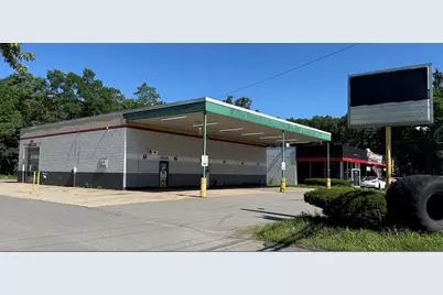 212 Bemis St, Fitchburg, MA 01420 - Photo 1