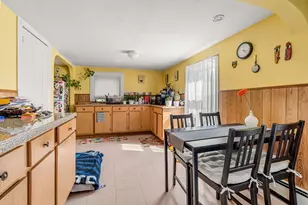 42 Mayhew St, Boston, MA 02125 - Photo 15