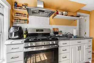 42 Mayhew St, Boston, MA 02125 - Photo 31