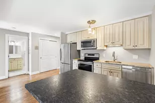 10 Roberts St, Somerville, MA 02145 - Photo 7