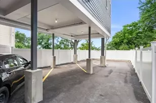 19 Suffolk St, Chelsea, MA 02150 - Photo 9