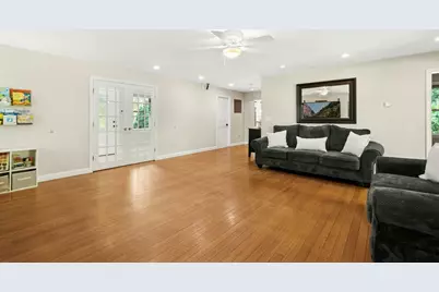 8 Raymond Way, Ashland, MA 01721 - Photo 5