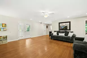 8 Raymond Way, Ashland, MA 01721 - Photo 5