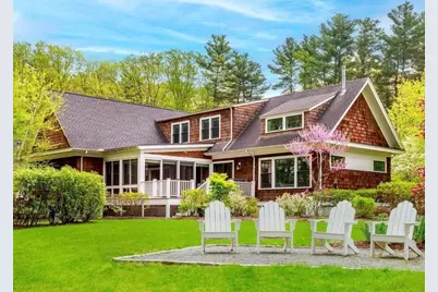 37 Cottage Cir, Dedham, MA 02026 - Photo 3