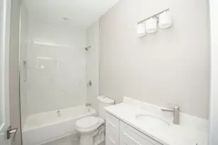 13 Nahant St, Lynn, MA 01902 - Photo 5