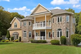 2 Bridle Path, Lynnfield, MA 01940 - Photo 3