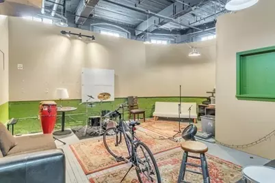 420 Race St, Holyoke, MA 01040 - Photo 17