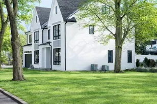 544 Saw Mill Brook Pkwy, Newton, MA 02459 - Photo 3