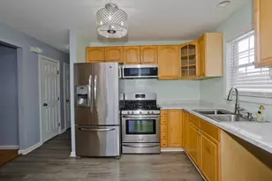 64 Wilmington St, Springfield, MA 01119 - Photo 7