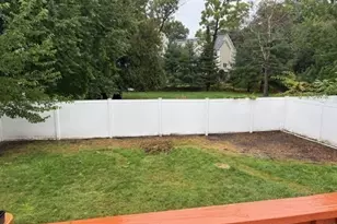 4 Bartlett Dr, Woburn, MA 01801 - Photo 17