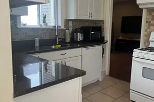 25 Eames St, Framingham, MA 01702 - Photo 3