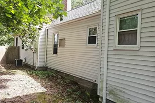 130 Maple Ave, Bridgewater, MA 02324 - Photo 3