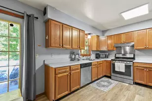 29 Murphy Pl, Pittsfield, MA 01201 - Photo 7