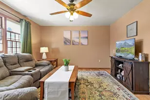 29 Murphy Pl, Pittsfield, MA 01201 - Photo 11