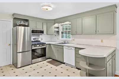 101 Longfellow Dr, Barnstable, MA 02632 - Photo 11