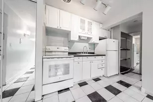 10 Colonial Village Dr, Arlington, MA 02474 - Photo 3