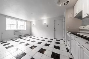10 Colonial Village Dr, Arlington, MA 02474 - Photo 5
