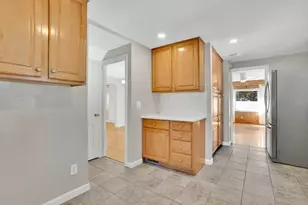 138 Abbott St, Springfield, MA 01118 - Photo 13