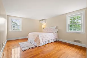 100 Village St, Marblehead, MA 01945 - Photo 17