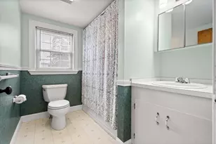 100 Village St, Marblehead, MA 01945 - Photo 25