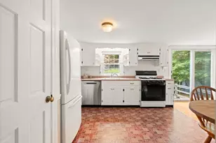 100 Village St, Marblehead, MA 01945 - Photo 13