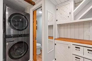 156 Hale St, Beverly, MA 01915 - Photo 27