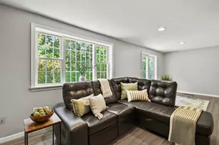 33 Kennedy Dr, Chelmsford, MA 01863 - Photo 9