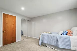 33 Kennedy Dr, Chelmsford, MA 01863 - Photo 17