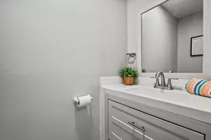 33 Kennedy Dr, Chelmsford, MA 01863 - Photo 13