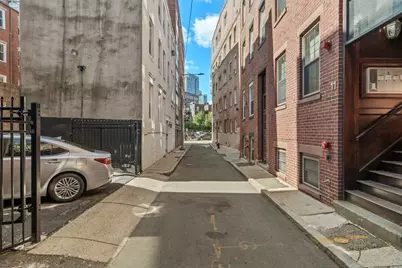 11 Wiget St #11-4, Boston, MA 02113 - Photo 27