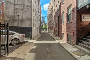 11 Wiget St, Boston, MA 02113 - Photo 27