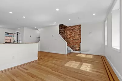 11 Wiget St #11-4, Boston, MA 02113 - Photo 5