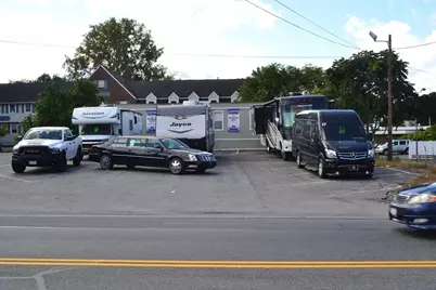 639 Rogers St, Lowell, MA 01852 - Photo 15