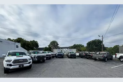 639 Rogers St, Lowell, MA 01852 - Photo 3