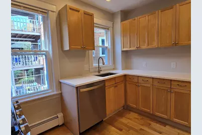 8-10 Chatham St #4, Cambridge, MA 02139 - Photo 5