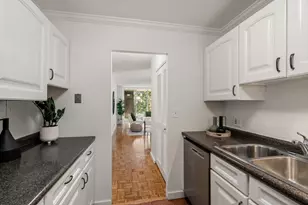 33 Pond Ave, Brookline, MA 02445 - Photo 5