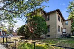 1629 Centre St, Newton, MA 02461 - Photo 9