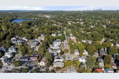 1629 Centre St, Newton, MA 02461 - Photo 17