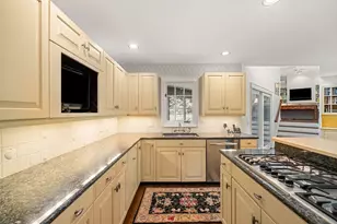 18 Phillips Pond Rd, Natick, MA 01760 - Photo 5