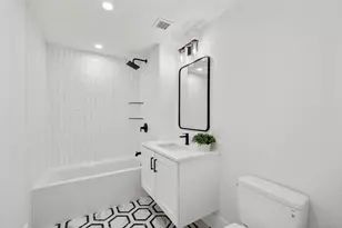 136 W 8th St, Boston, MA 02127 - Photo 11