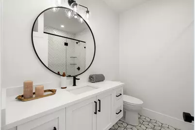 136 W 8th St #4, Boston, MA 02127 - Photo 31